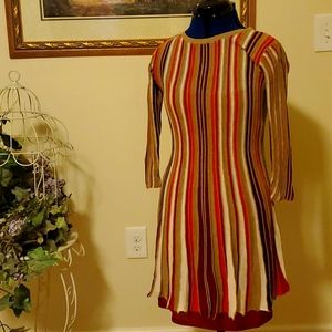 Adorable quarter sleeve dress.